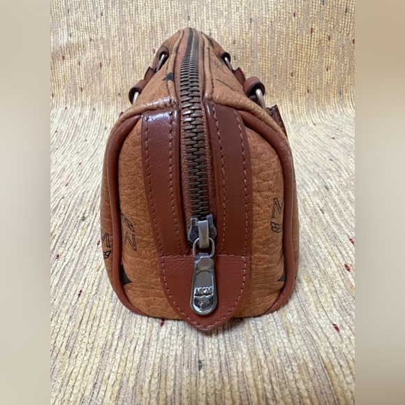 MCM AUTHENTICATED MINI VISETOS COGNAC BOSTON BAG. UEC. LIKE NEW. COMES WITH COA. - Picture 7 of 12